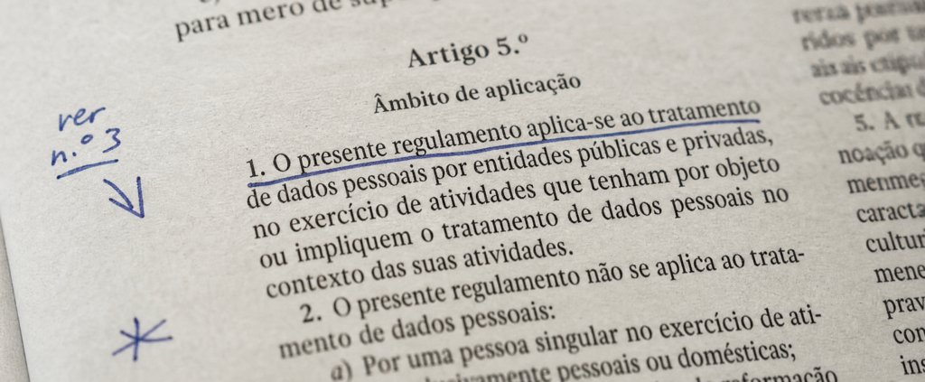 A letra miúda do Omnibus: para lá do adiamento do AI Act Legislação anotada por um estudante.